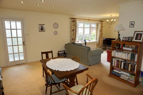 17 Heather Close, Woodhall Spa, LN10 6YD