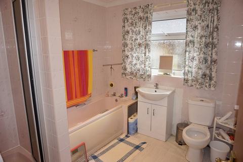 17 Heather Close, Woodhall Spa, LN10 6YD