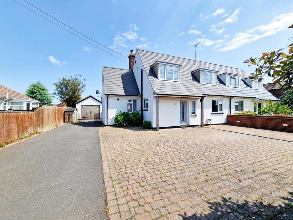 Edmonton Road, Kesgrave, Ipswich 3 bed semidetached bungalow £500,000