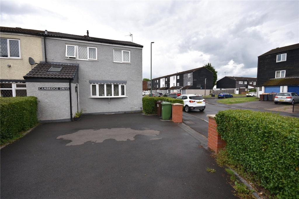 Cambridge Drive, Marston Green, Birmingham, West Midlands, B37 4 bed