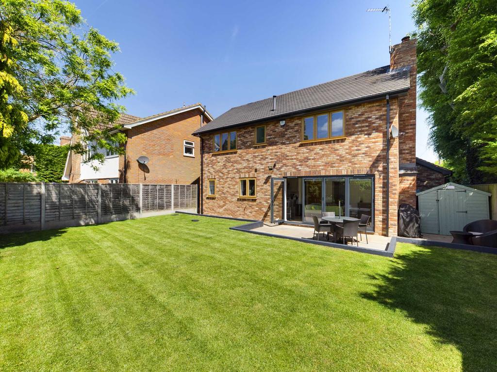 Bates Lane, Weston Turville 4 bed detached house - £885,000