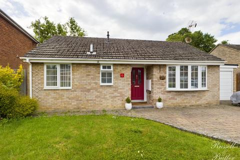 8 Badgers Way, Buckingham, MK18 7EQ