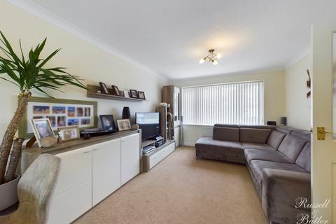 8 Badgers Way, Buckingham, MK18 7EQ