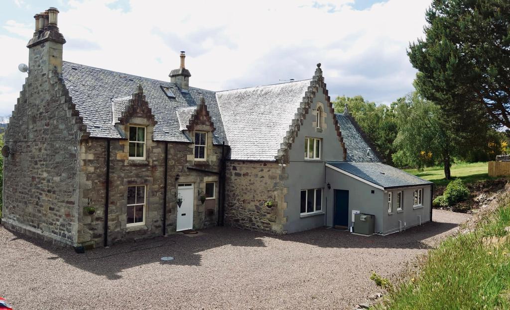 Spinningdale IV24 5 bed detached house for sale £650,000