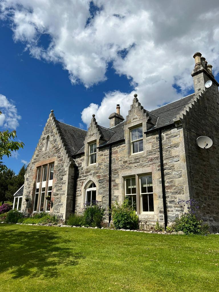 Spinningdale IV24 5 bed detached house for sale £650,000