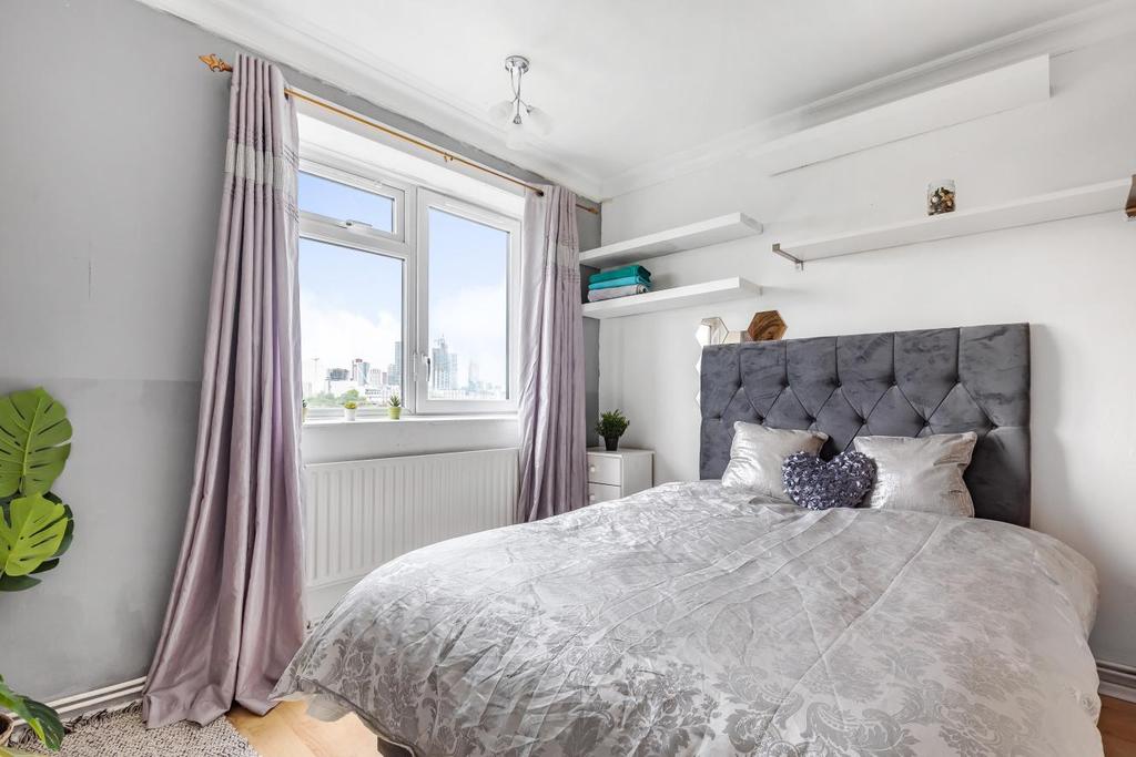 Opal Street, Kennington 2 bed flat £415,000