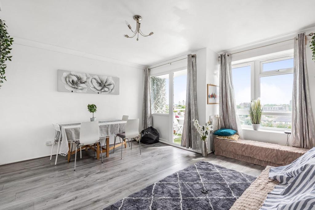 Opal Street, Kennington 2 bed flat £415,000
