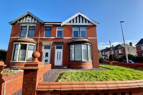 1 bedroom in a house share to rent - Westcliffe Drive, Blackpool FY3
