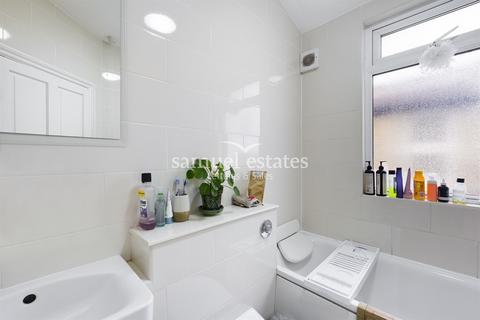 undefined, Tooting, London, SW17