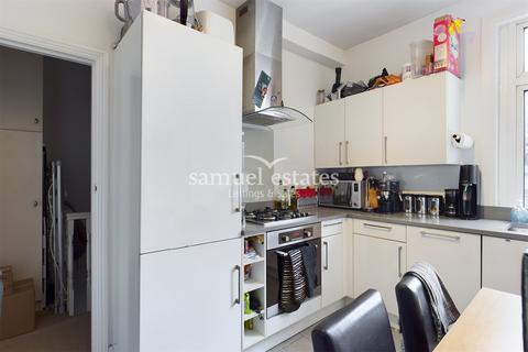 undefined, Tooting, London, SW17