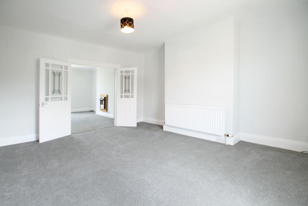 St James, Roundwood Avenue, Baildon, Bradford, BD17 1 bed flat to rent