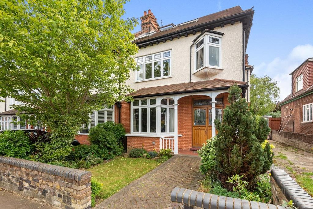 Holdenhurst Avenue, North Finchley 5 bed semidetached house £1,250,000