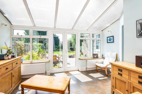 79 Holdenhurst Avenue, London, N12 0HY