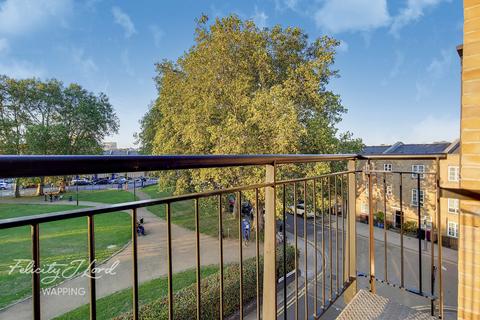 69 Wodeham Gardens, London, E1 5BN
