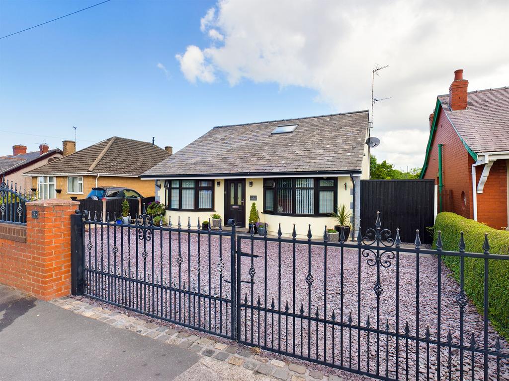 School Road, Blackpool, FY4 3 bed detached house £325,000