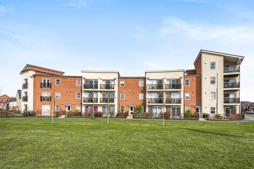 Berryfields, Aylesbury, HP18 2 bed apartment £1,300 pcm (£300 pw)