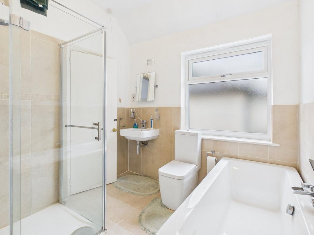 En Suite Bathroom