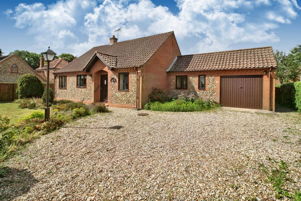 Reepham Road, Briston NR24 2 bed detached bungalow £300,000