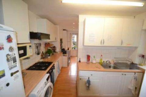 1 bedroom in a house share to rent, Drayton Avenue, West Ealing