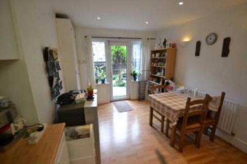 1 bedroom in a house share to rent, Drayton Avenue, West Ealing