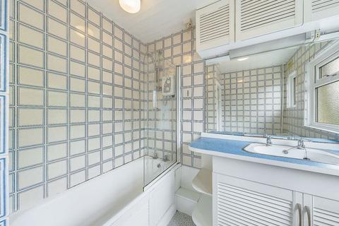 7 Cross Way, Rochester, ME1 3DX