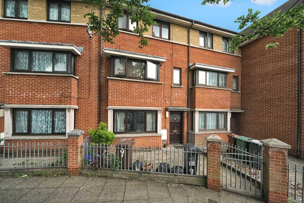 Cathall Road, Leytonstone, E11 4LE 4 bed terraced house - £550,000