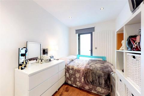 2 bedroom apartment to rent, Blair Street, London, E14