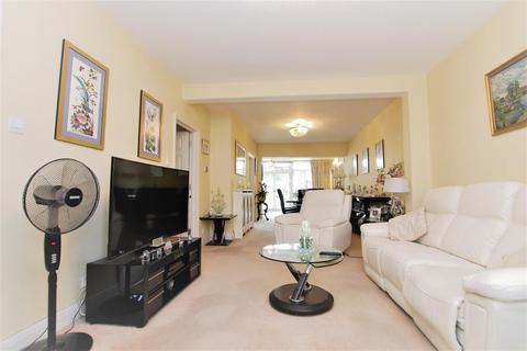 30 Alicia Gardens, Harrow, HA3 8JE