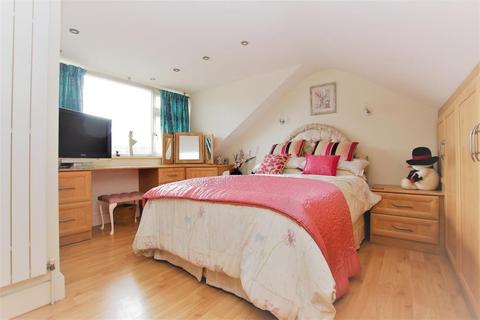 30 Alicia Gardens, Harrow, HA3 8JE