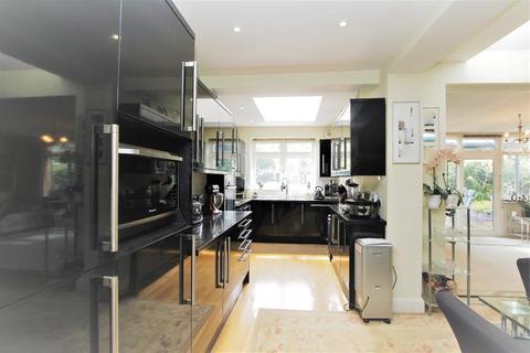 30 Alicia Gardens, Harrow, HA3 8JE