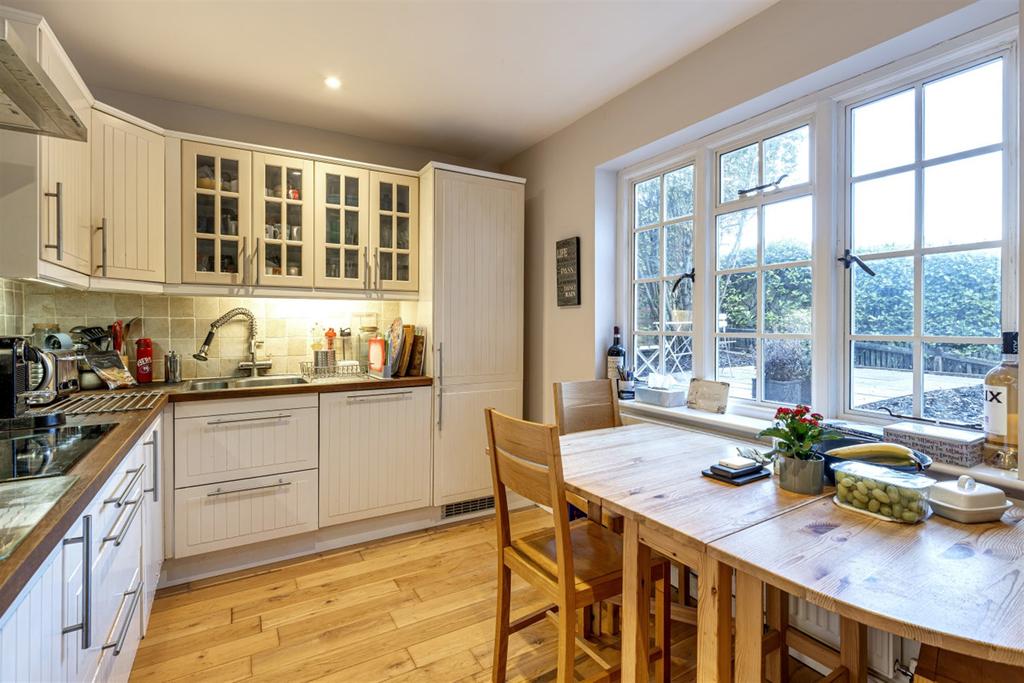 Kitchen/ Breakfast R