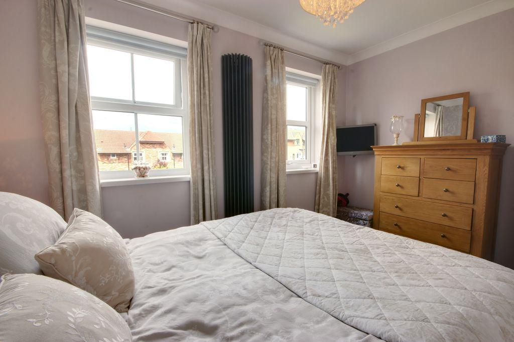 Bedroom 1 (Double)