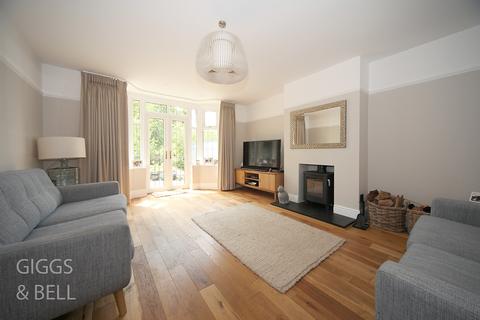 12 Knoll Rise, Luton, LU2 7JA