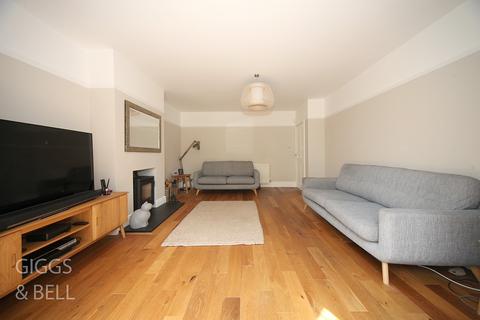 12 Knoll Rise, Luton, LU2 7JA