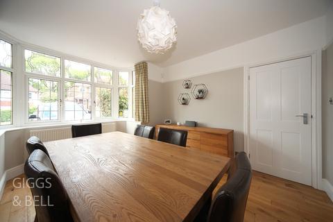 12 Knoll Rise, Luton, LU2 7JA