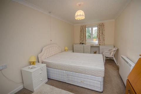 1 bedroom flat for sale - Christchurch Lane, Downend, Bristol, BS16 5TR