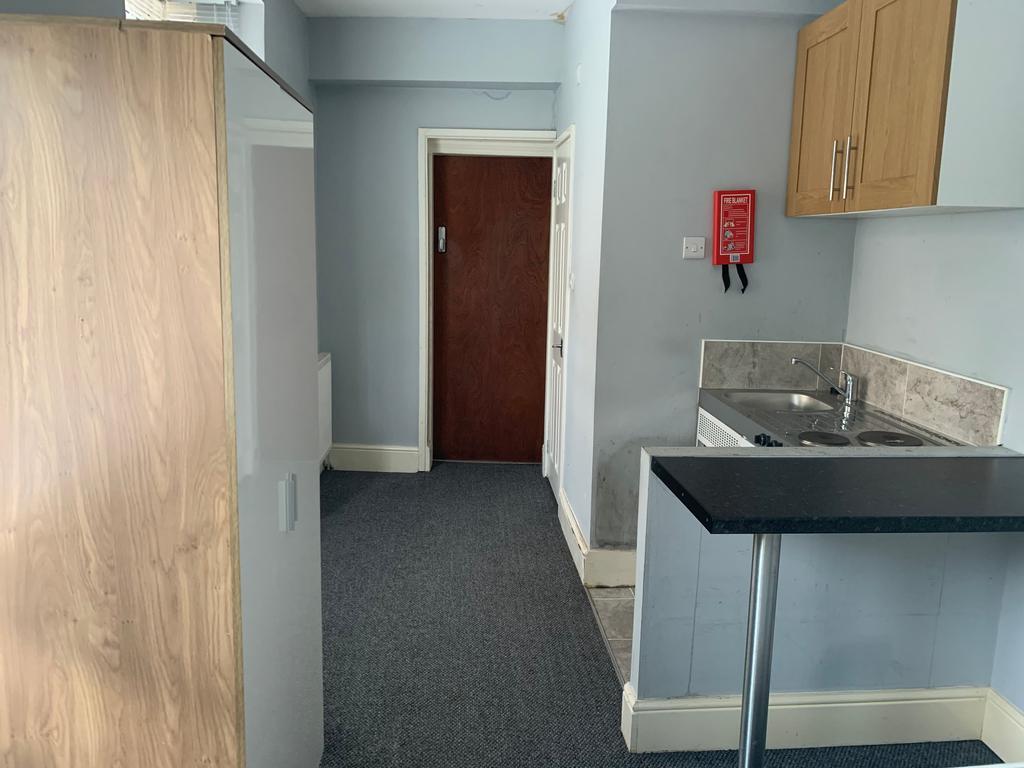 202 Moor End Lane Erdington B24 9AR Studio £476 pcm (£110 pw)