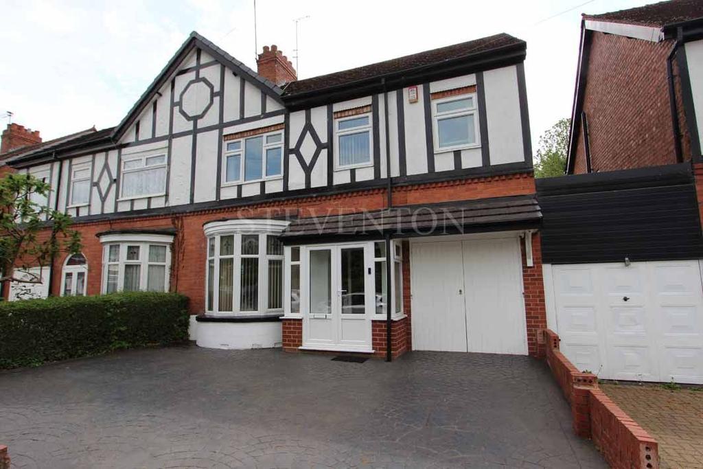Clark Road, Wolverhampton, WV3 4 bed semidetached house £350,000