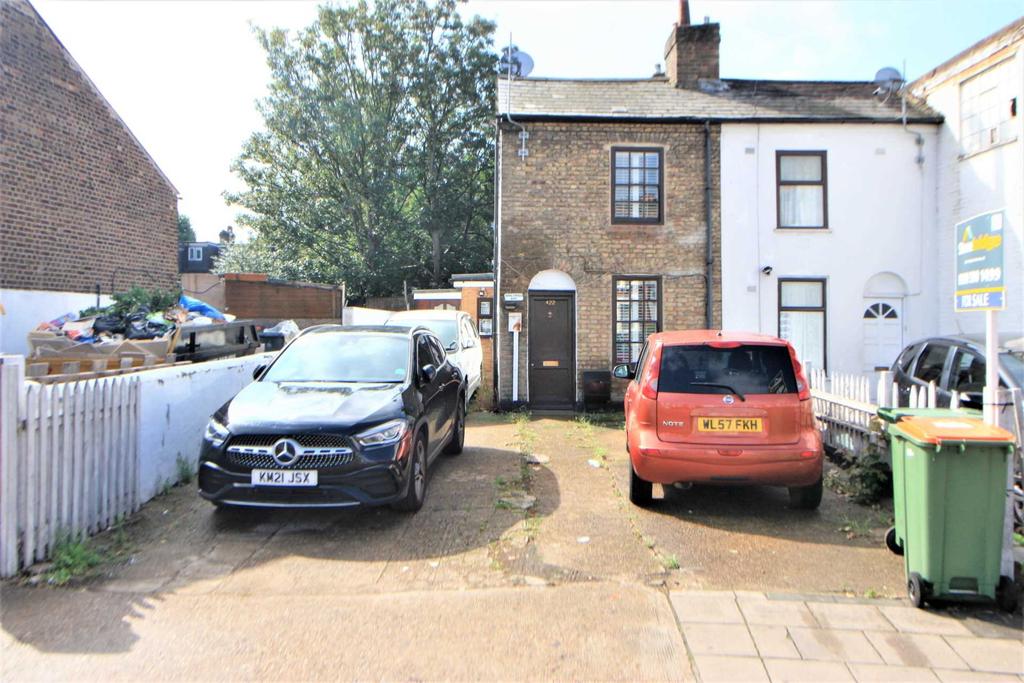 Romford Road, Forest Gate, E7 3 bed end of terrace house £500,000