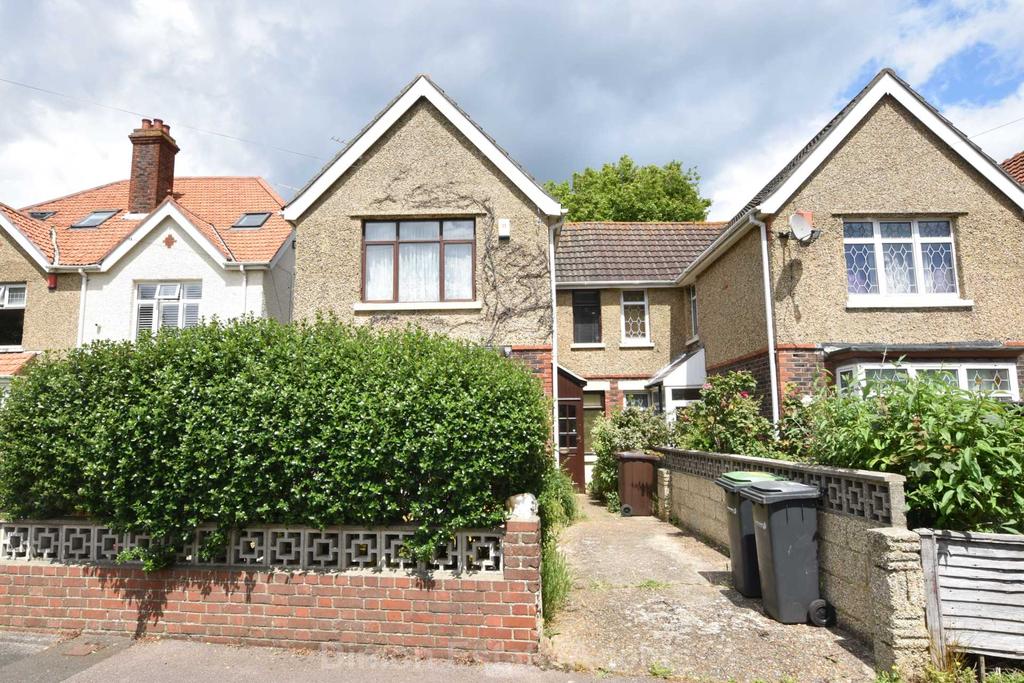 Grove Avenue, Gosport 3 bed semidetached house £340,000