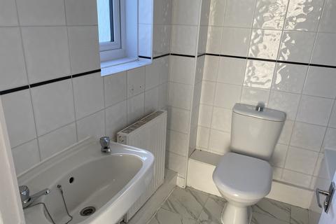91 Bradley Road, Enfield, EN3 6ET