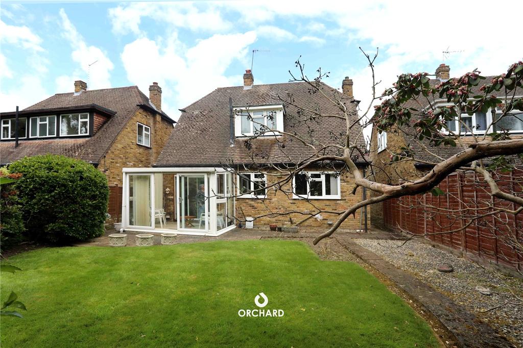 Pepys Close, Ickenham, UB10 3 bed detached house £800,000