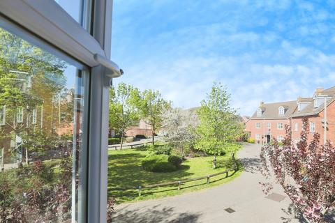 5 bedroom detached house to rent, Mildenhall Way, Gloucester, GL2