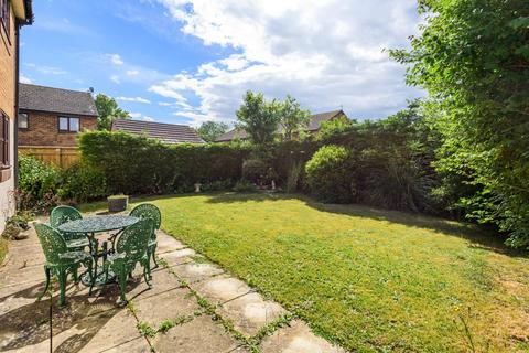 14 Old School Close, Caversfield, Bicester, OX27 8TW