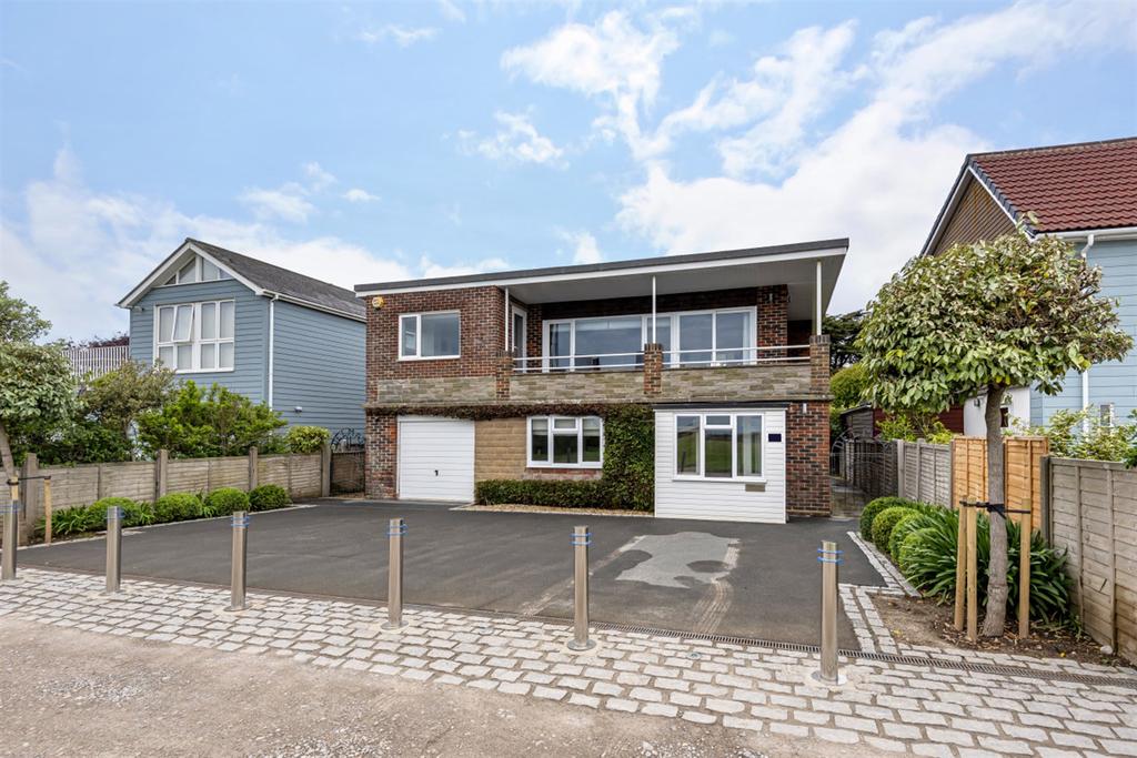 East Beach Road, Selsey, PO20 3 bed detached house £1,000,000
