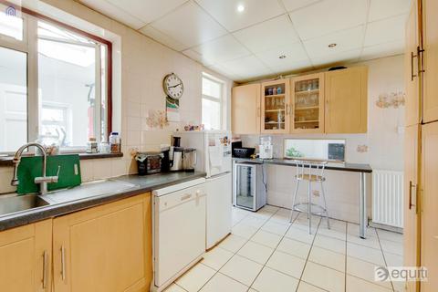 4 bedroom semi-detached house for sale - MITCHAM, CR4