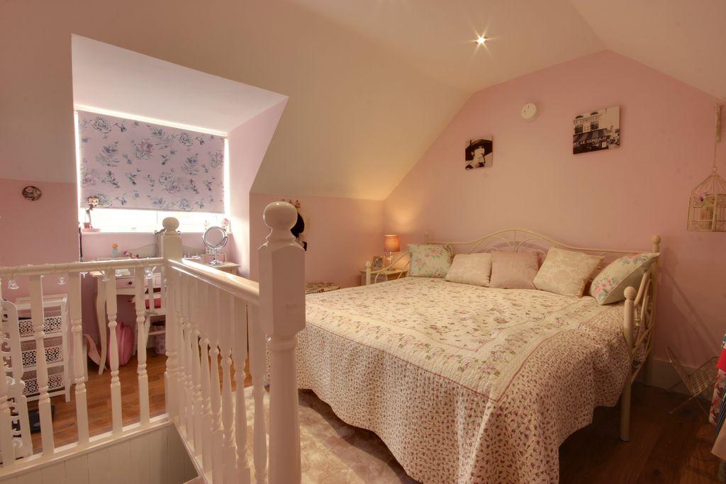 Bedroom 2 (Double)