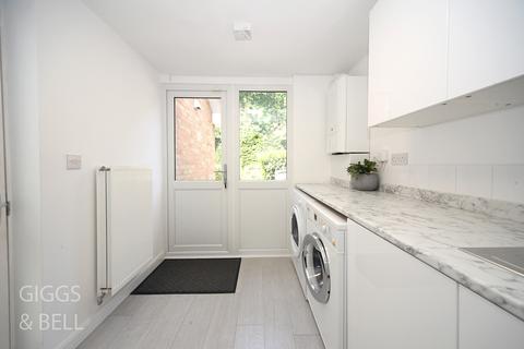 57 Felstead Way, Luton, LU2 7LJ