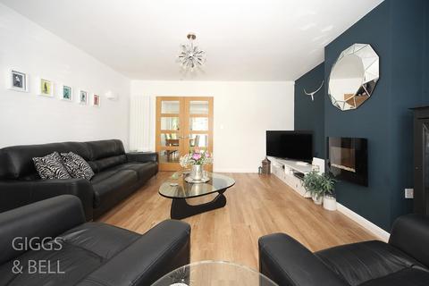 57 Felstead Way, Luton, LU2 7LJ