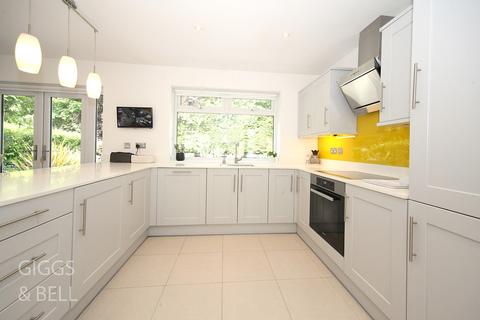 57 Felstead Way, Luton, LU2 7LJ